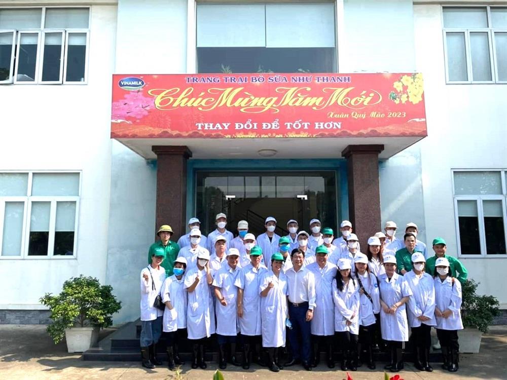 Hoạt động tham quan doanh nghiệp – Bài học thực tế từ những chuyến đi