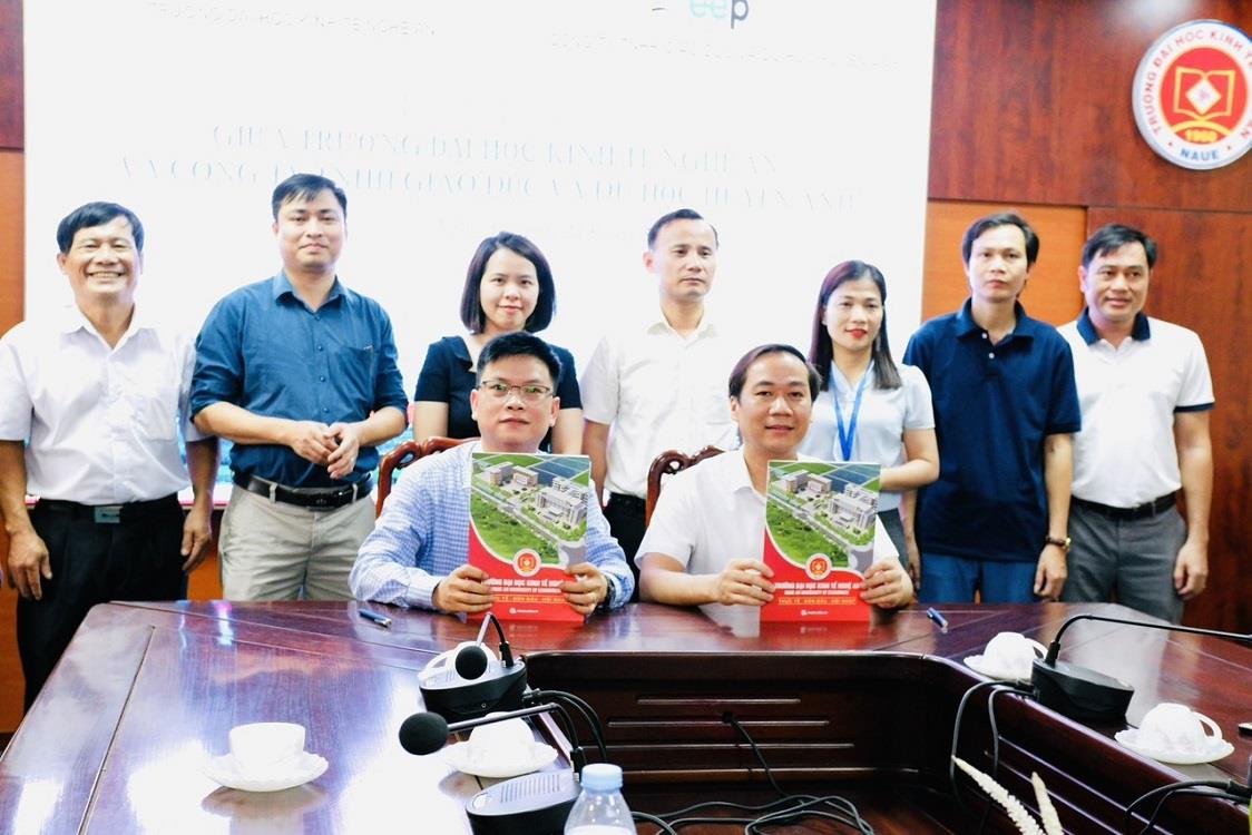 NAUE  ký kết hợp tác với Công ty TNHH giáo dục và du học Huyền Anh