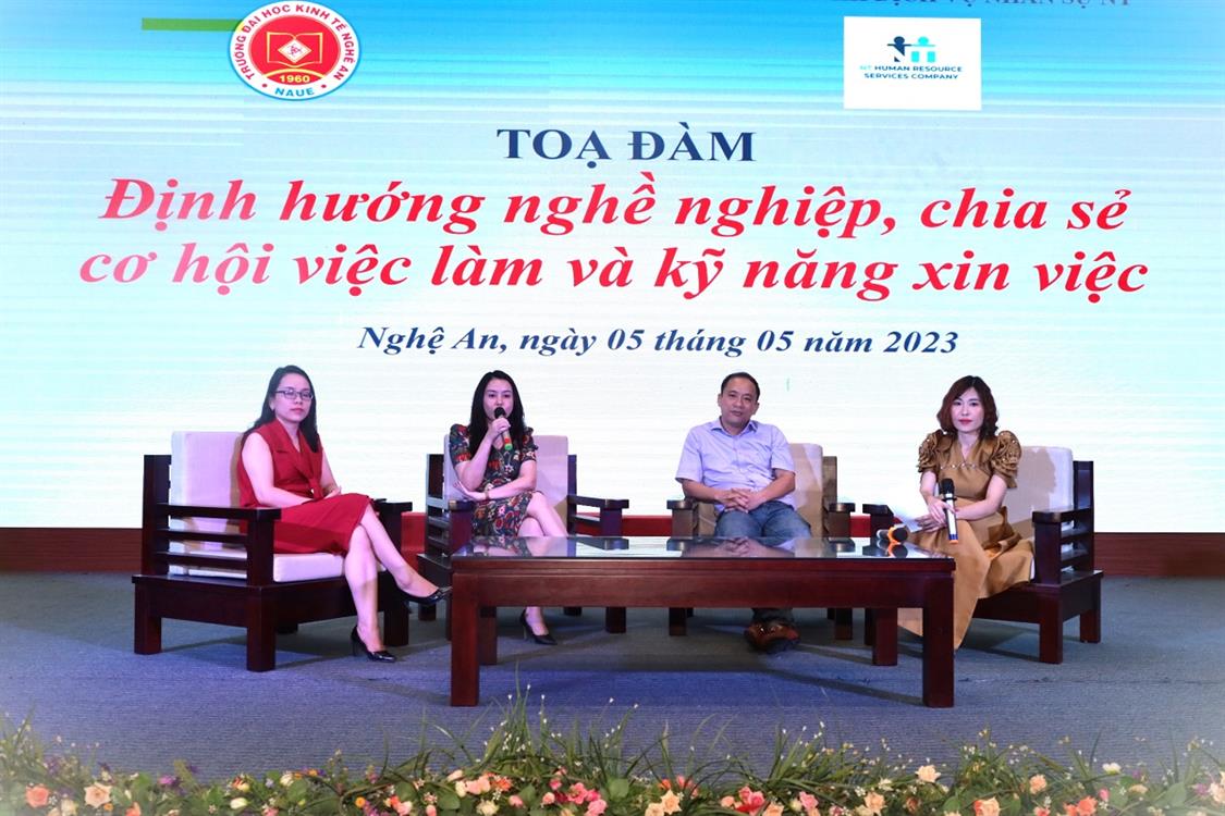 Sinh viên kế toán tham gia tọa đàm “Định hướng nghề nghiệp, chia sẽ cơ hội việc làm và kỹ năng xin việc”