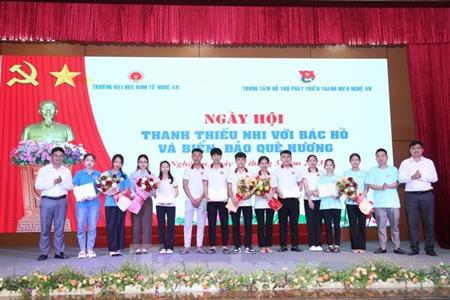 Trường Đại học Kinh tế Nghệ An sôi nổi ngày hội chào mừng kỷ niệm 133 năm ngày sinh nhật Bác Hồ kính yêu