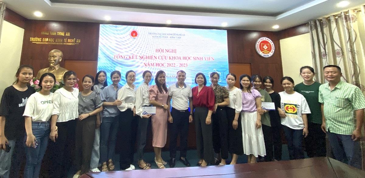 Khoa Kế toán Kiểm toán tổ chức Hội nghị tổng kết tổng kết nghiên cứu khoa học sinh viên 2023