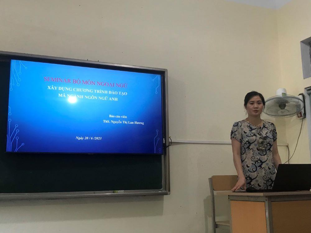 Seminar Bộ môn ngoại ngữ với nội dung: “Xây dựng chương trình Ngôn ngữ Anh”
