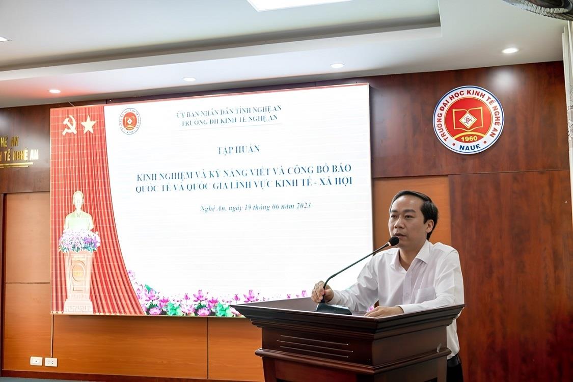 Tập huấn chia sẻ kinh nghiệm nhận dạng và công bố bài báo khoa học trên các tạp chí quốc tế và quốc gia