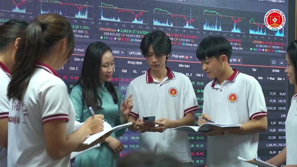 Trường Đại học Kinh tế Nghệ An đã làm gì để lan tỏa tinh thần khởi nghiệp trong sinh viên?