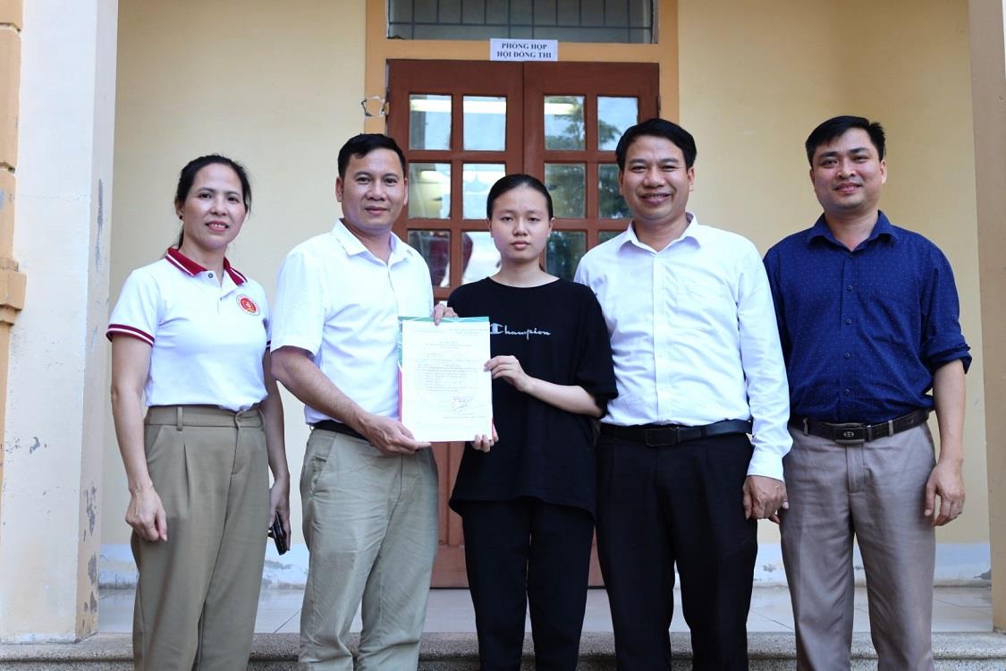 Trường Đại học Kinh tế Nghệ An – Nơi chắp cánh tương lai cho em Hoàng Thị Hải Yến