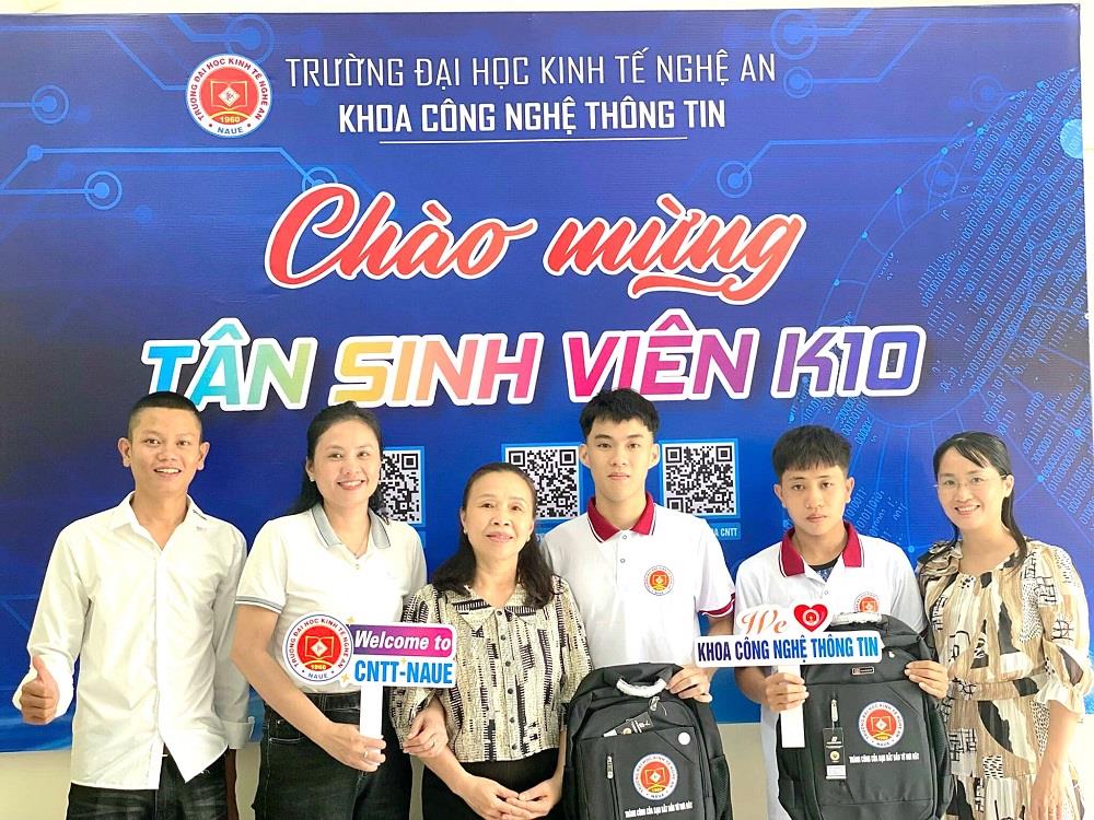 Cảm nhận của phụ huynh và tân sinh viên về Trường Đại học Kinh tế Nghệ An sau ngày đầu tiên nhập học