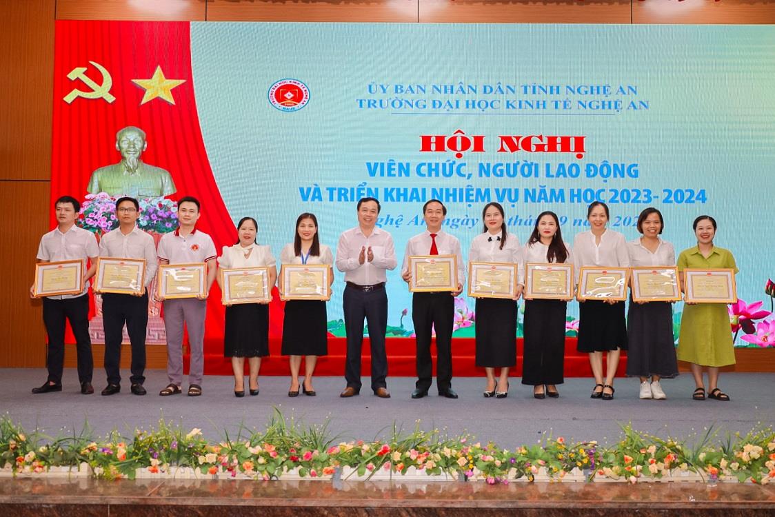 Hội nghị viên chức, người lao động và triển khai nhiệm vụ năm học 2023-2024
