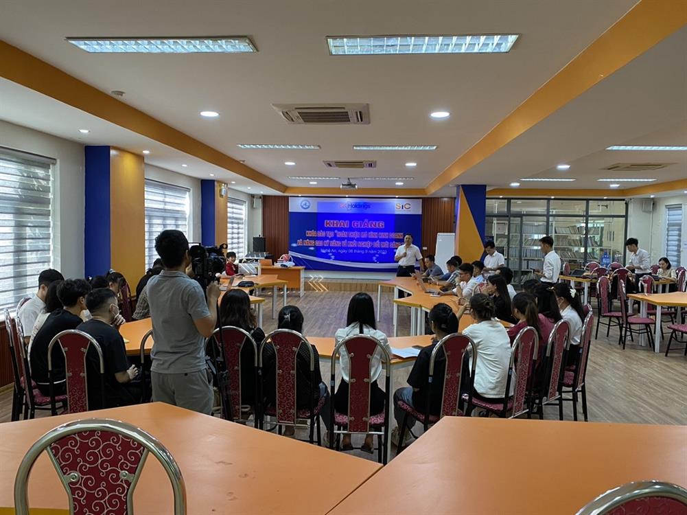 Sinh viên khoa Kế toán – Kiểm toán tham gia khóa đào tạo “Hoàn thiện mô hình kinh doanh và nâng cao Kỹ năng về khởi nghiệp đổi mới sáng tạo”