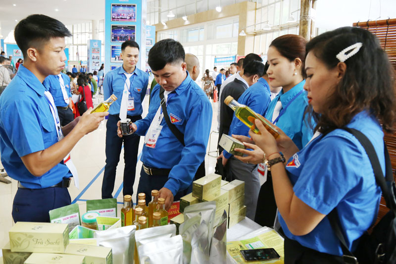 THỰC TRẠNG VÀ CÁC GIẢI PHÁP HỖ TRỢ KHỞI NGHIỆP TẠI VIỆT NAM