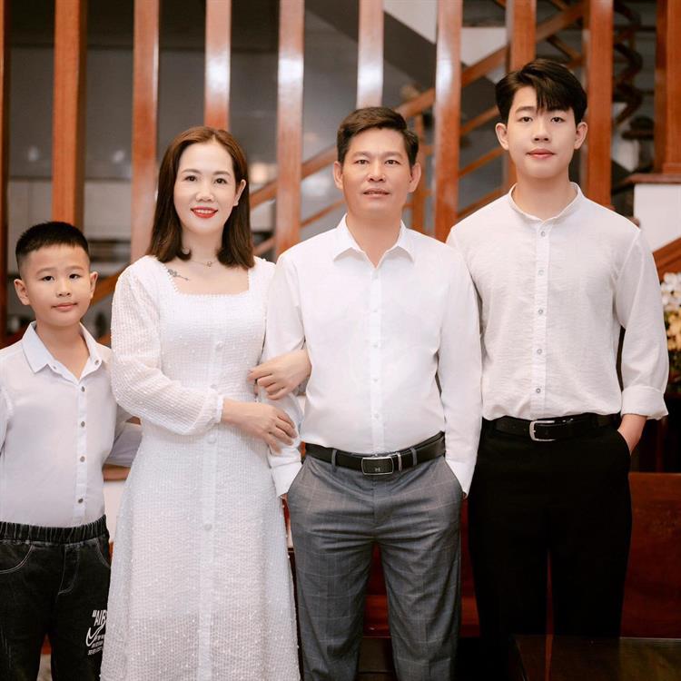 Nam sinh ngành Ngôn ngữ Anh của NAUE “đốn tim” phái nữ với thần thái  “chuẩn Hàn”  đầy cuốn hút.