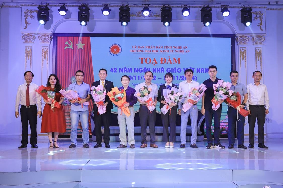 NAUE – Toạ đàm ngày Nhà giáo Việt Nam 20/11