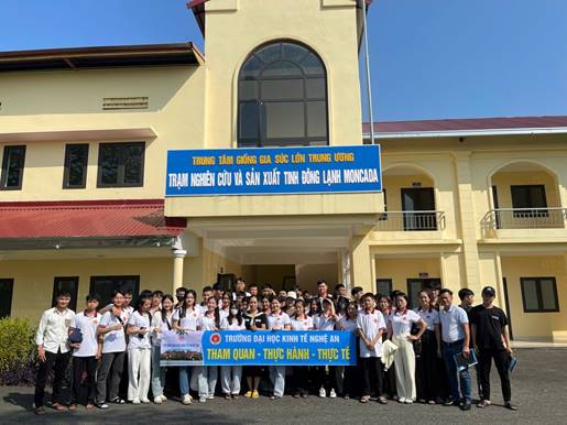 Thực hành – Thực tế tại các Trung tâm nghiên cứu giống gốc của sinh viên Thú y, Khoa Nông Lâm Ngư, Trường Đại học Kinh tế Nghệ An