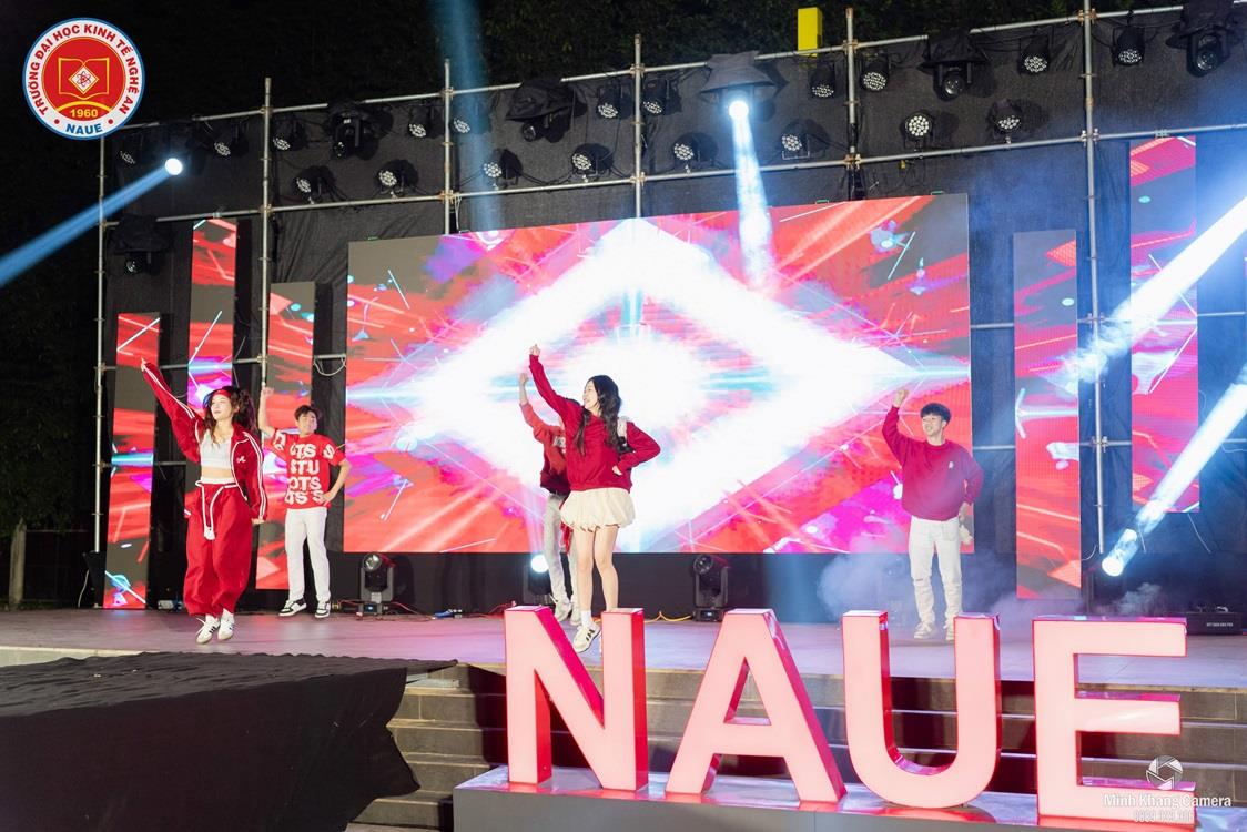 Bùng nổ đêm nhạc hội “Dream Big, Shine Bright” NAUE