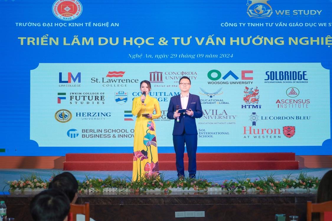 Triển lãm giáo dục Quốc tế và tư vấn hướng nghiệp tại Trường Đại học Kinh tế Nghệ An