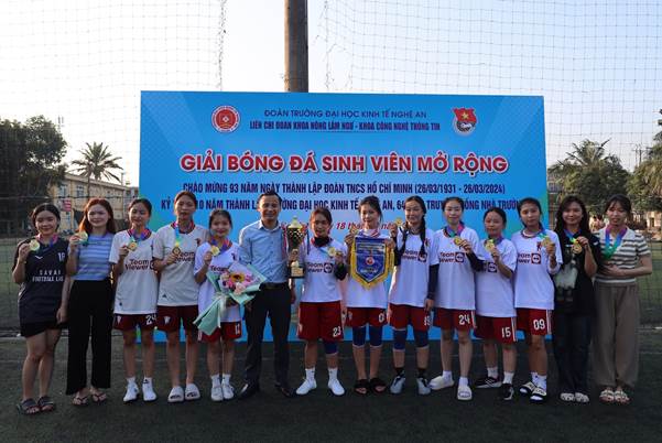 Khoa Nông Lâm Ngư phối hợp tổ chức thành công giải bóng đá sinh viên mở rộng