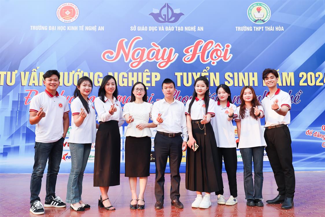 NAUE tổ chức “Ngày hội Tư vấn hướng nghiệp – Tuyển sinh 2024” – Nhiều thông tin giá trị, bổ ích!