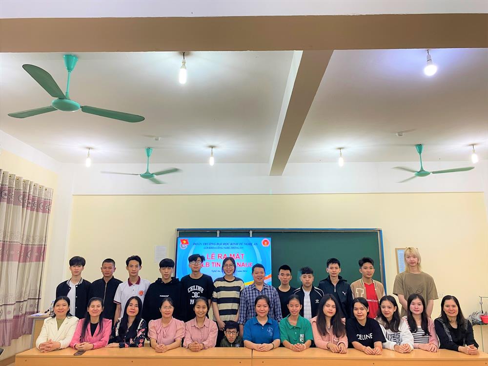 Ra mắt Câu lạc bộ Tin học – NAUE