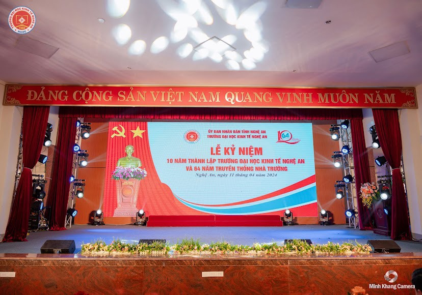 Rộn ràng, ấm áp lễ kỷ niệm 10 năm thành lập Trường ĐH Kinh tế Nghệ An và 64 năm truyền thống.