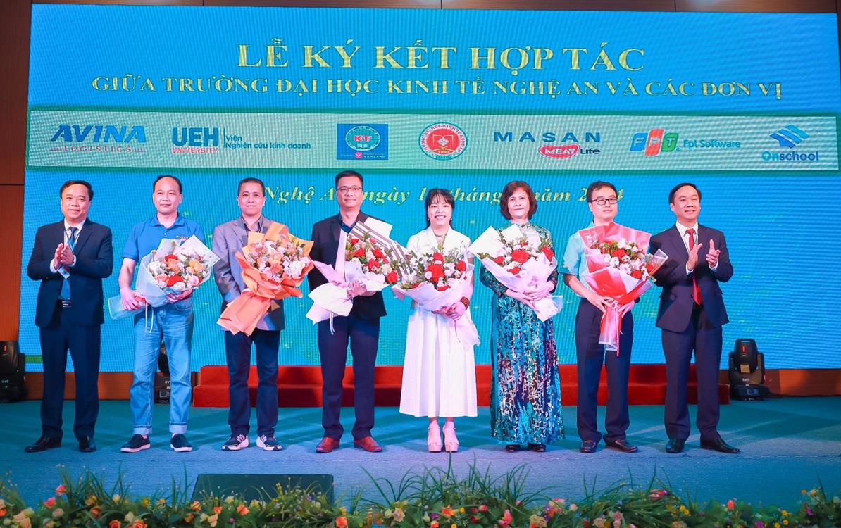 Trường Đại học Kinh tế Nghệ An đẩy mạnh hợp tác với các doanh nghiệp trong nước và quốc tế nhằm đảm bảo cơ hội việc làm cho sinh viên.