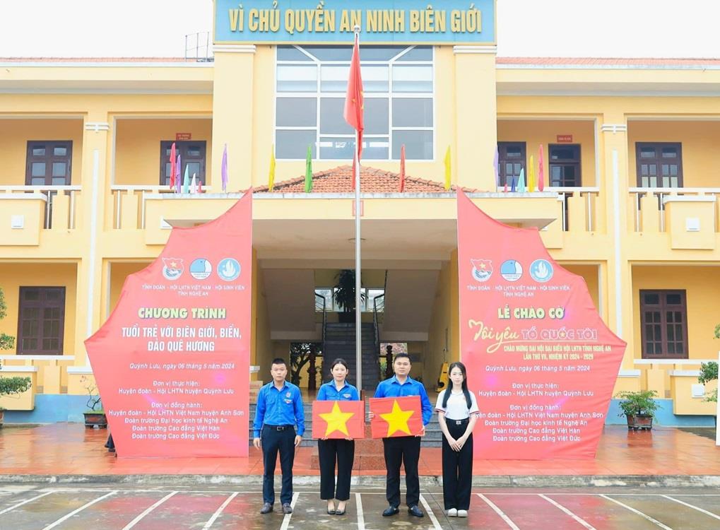 Lễ chào cờ “Tôi yêu Tổ quốc tôi” – Tuổi trẻ vì biên giới, biển, đảo quê hương