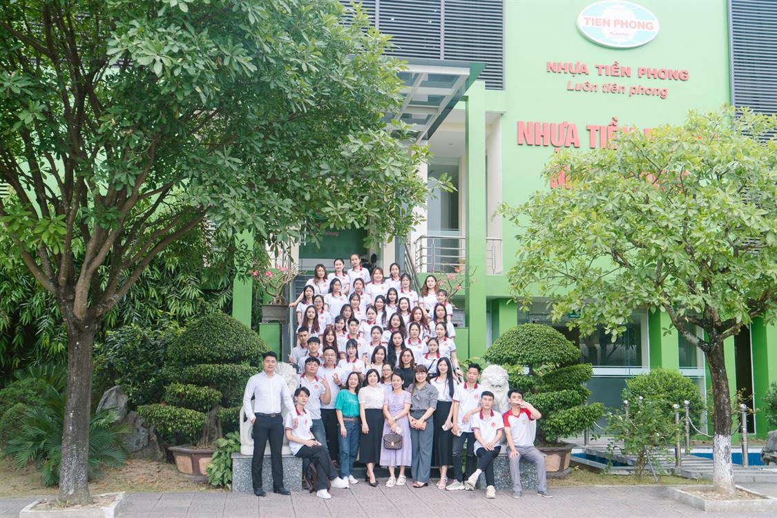 Sinh viên khoa Kế toán – Kiểm toán tham quan, trải nghiệm thực tế tại Công ty TNHH nhựa Thiếu niên Tiền phong Miền trung