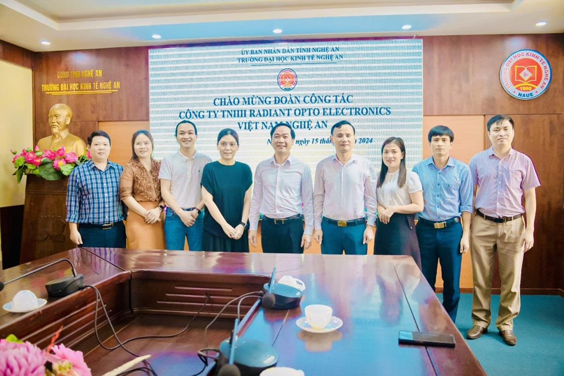 Trường Đại học Kinh tế Nghệ An đón tiếp và làm việc với đại diện Công ty TNHH Radiant Opto – Electronics Việt Nam