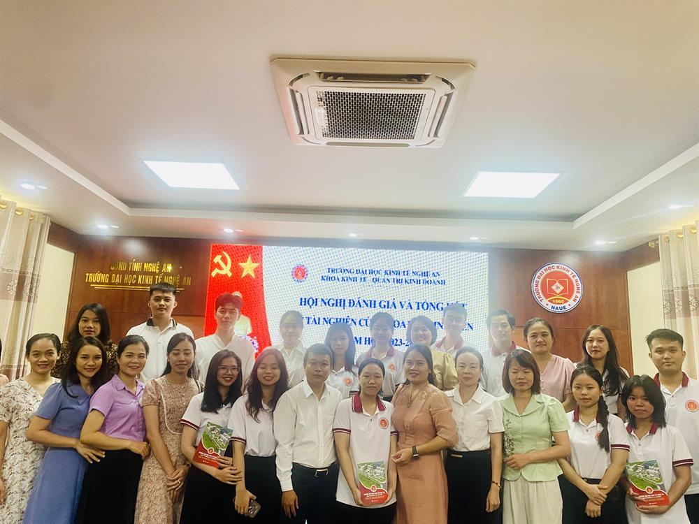 HỘI NGHỊ ĐÁNH GIÁ VÀ TỔNG KẾT ĐỀ TÀI NGHIÊN CỨU KHOA HỌC SINH VIÊN NĂM HỌC 2023-2024