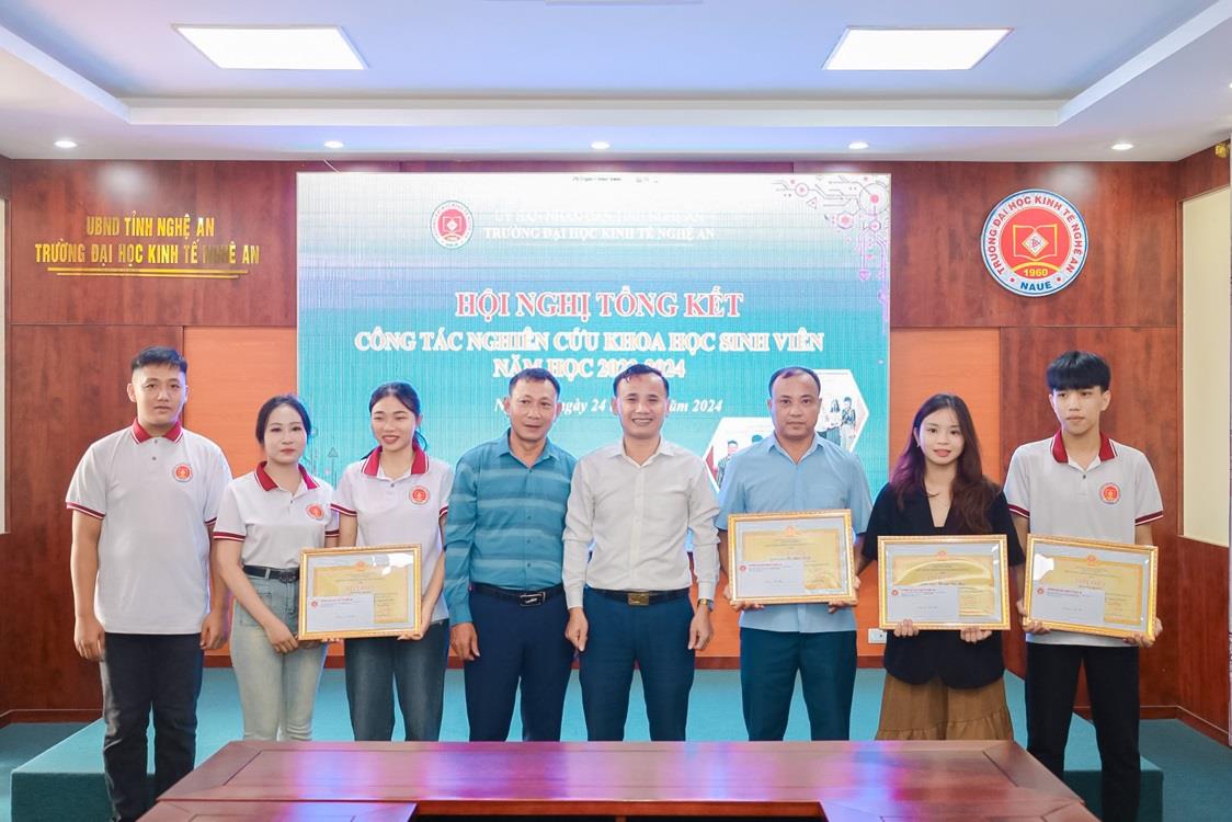 HỘI NGHỊ TỔNG KẾT SINH VIÊN NGHIÊN CỨU KHOA HỌC NĂM HỌC 2023- 2024