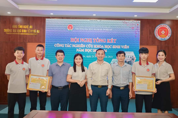 Sinh viên Khoa Công nghệ Thông tin – NAUE đã đạt giải trong Hội nghị tổng kết sinh viên NCKH năm học 2023-2024.