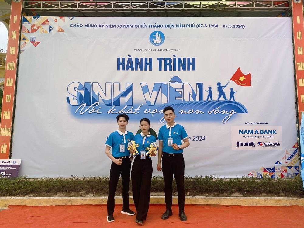 Sinh viên Trường Đại học Kinh tế Nghệ An tham gia nhiều hoạt động tại Hành trình ‘Sinh viên với khát vọng non sông