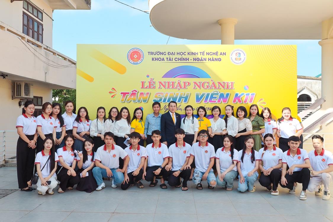 CHÀO ĐÓN TÂN SINH VIÊN K11 KHOA TÀI CHÍNH NGÂN HÀNG
