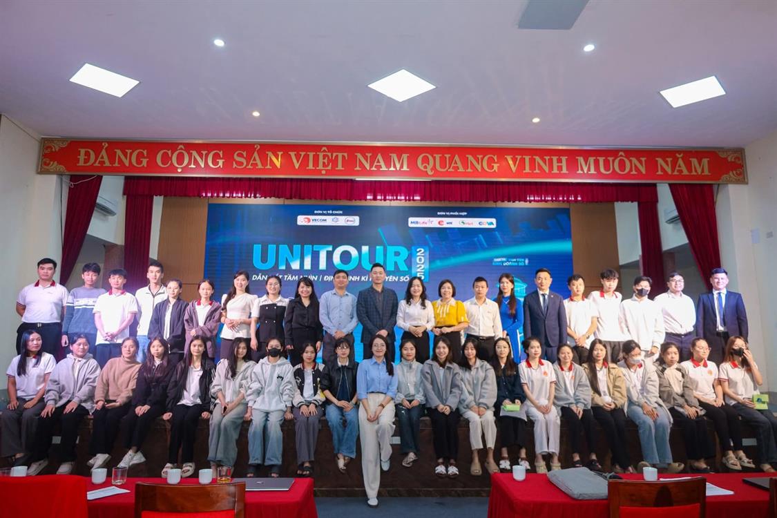 SINH VIÊN KHOA KINH TẾ – QTKD THAM GIA UNITOUR 2025:  DẪN DẮT TẦM NHÌN – ĐỊNH HÌNH KỶ NGUYÊN SỐ