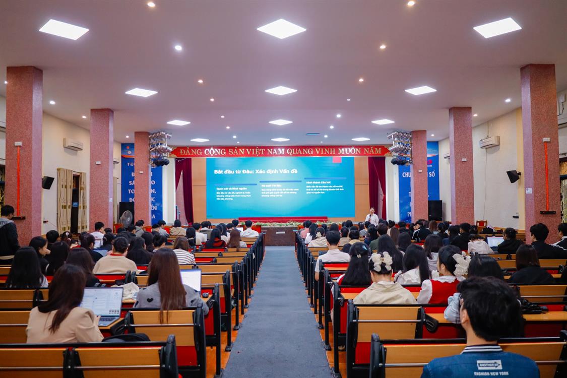 Tập huấn phương pháp nghiên cứu khoa học sinh viên năm học 2025 – 2026