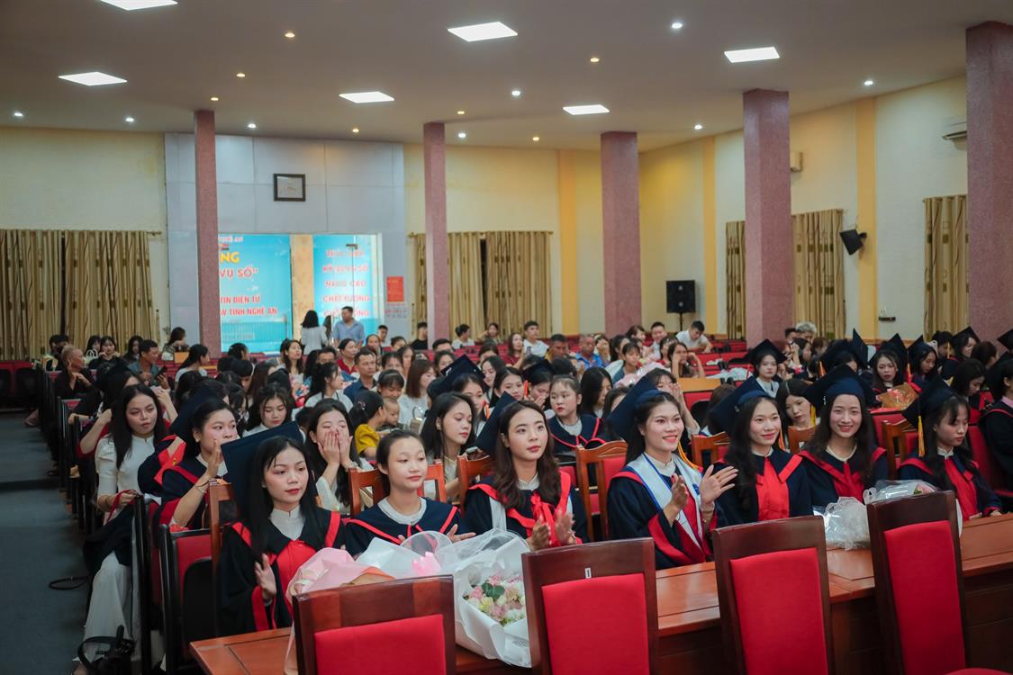 Thông báo tuyển sinh Văn bằng 2 Ngôn ngữ Anh; Luật Kinh tế tại trường Đại học Nghệ An