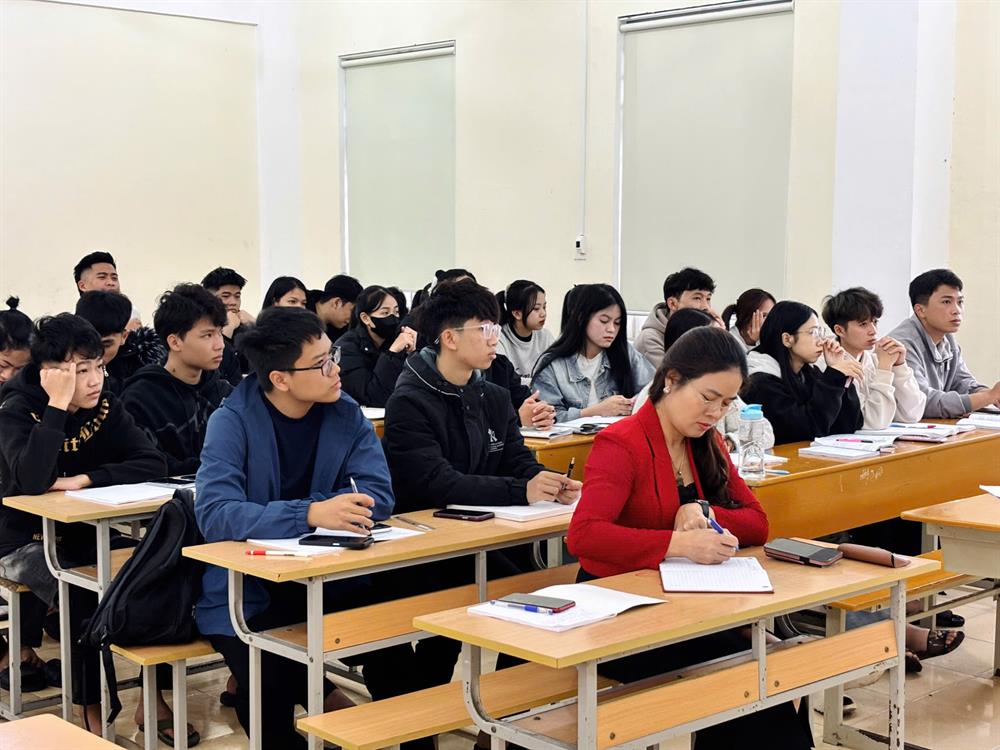 KẾT NỐI DOANH NGHIỆP – MỞ RA CƠ HỘI TRẢI NGHIỆM THỰC TẾ CHO SINH VIÊN KHOA KINH TẾ – QUẢN TRỊ KINH DOANH