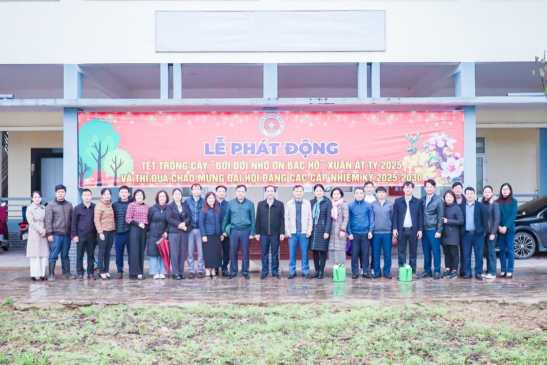 Trường Đại học Kinh tế Nghệ An hưởng ứng “Tết trồng cây đời đời nhớ ơn Bác Hồ” Xuân Ất Tỵ 2025