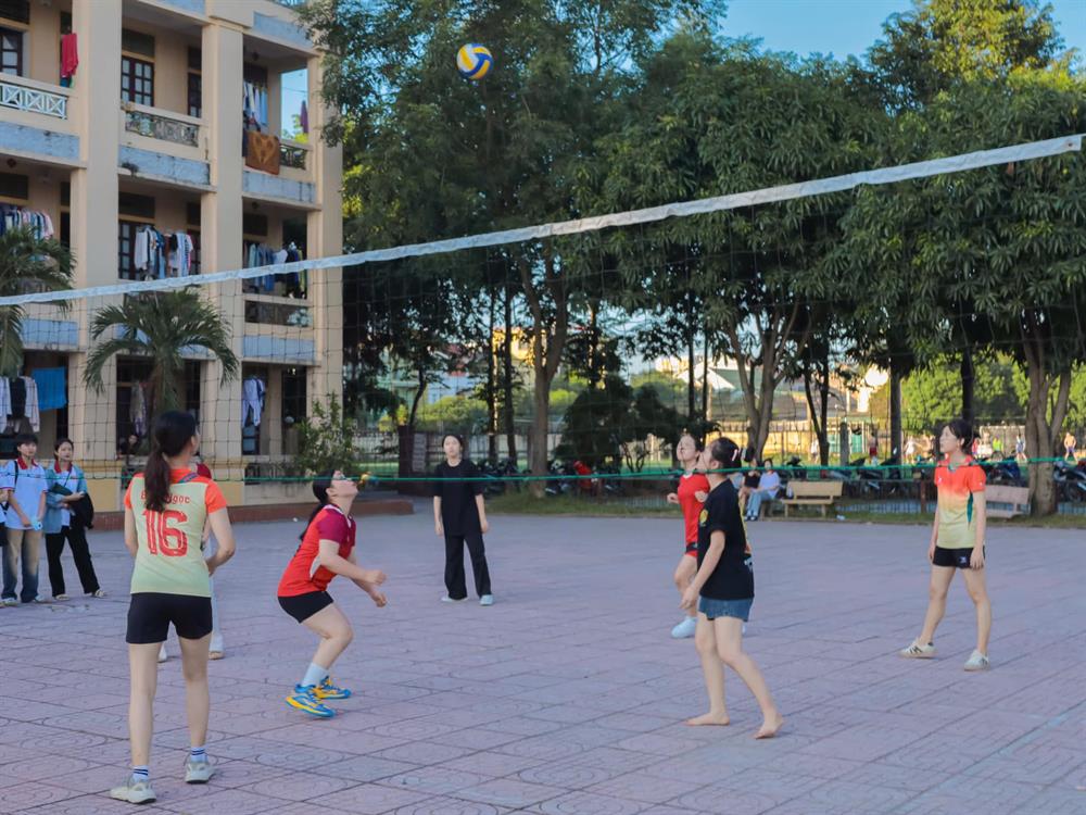 HÀNH TRÌNH TRỞ THÀNH SINH VIÊN KHOA KINH TẾ – QUẢN TRỊ KINH DOANH: NHỮNG TRẢI NGHIỆM KHÔNG THỂ QUÊN