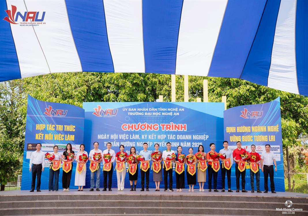 Trường Đại học Nghệ An: Review chương trình “Ngày hội việc làm, Ký kết hợp tác doanh nghiệp và Hướng nghiệp – Tuyển sinh năm 2025”