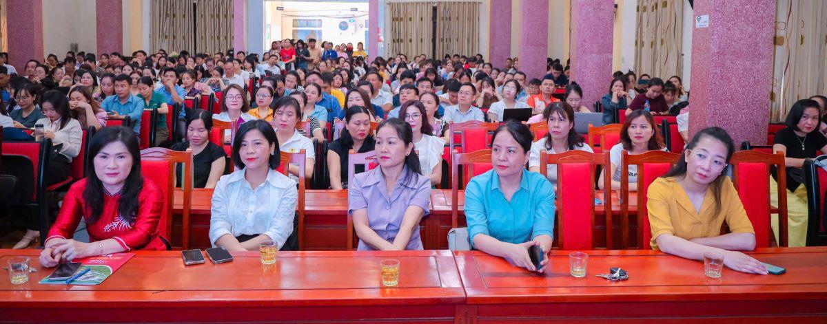 Khai mạc lớp Bồi dưỡng thường xuyên nâng cao năng lực nghề nghiệp cho giáo viên Mầm non, Trung học cơ sở học năm học 2024 – 2025