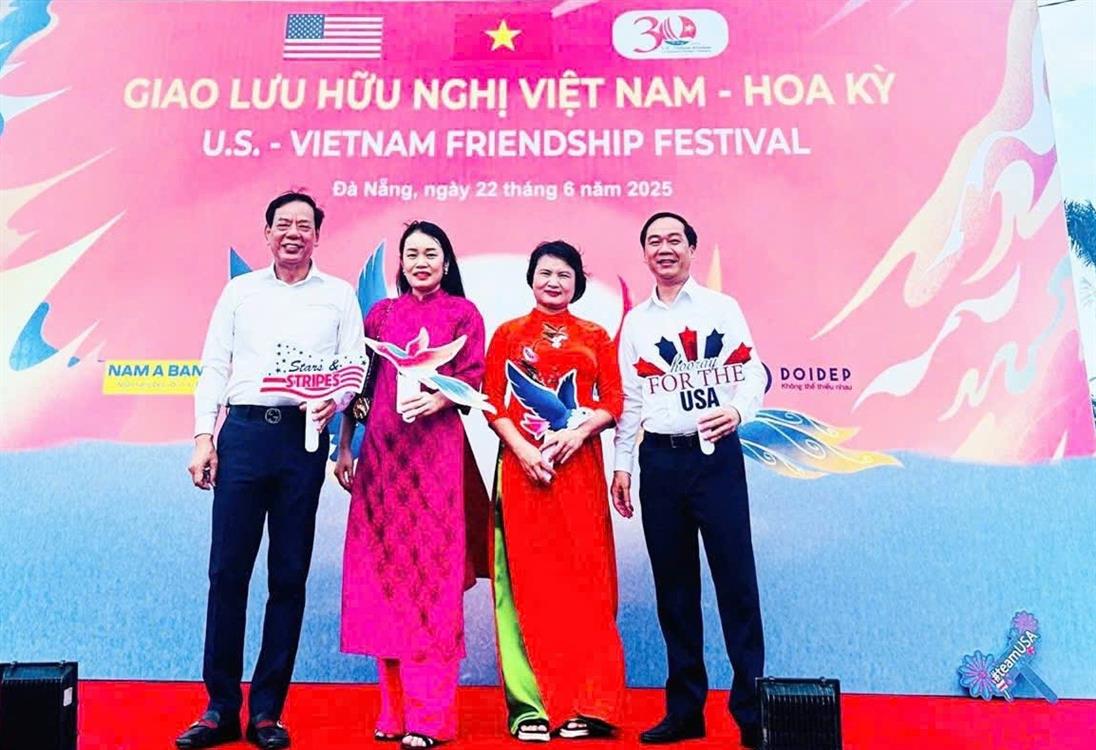 Trường Đại học Nghệ An tham dự Chương trình Giao lưu hữu nghị Việt Nam – Hoa Kỳ tại Đà Nẵng