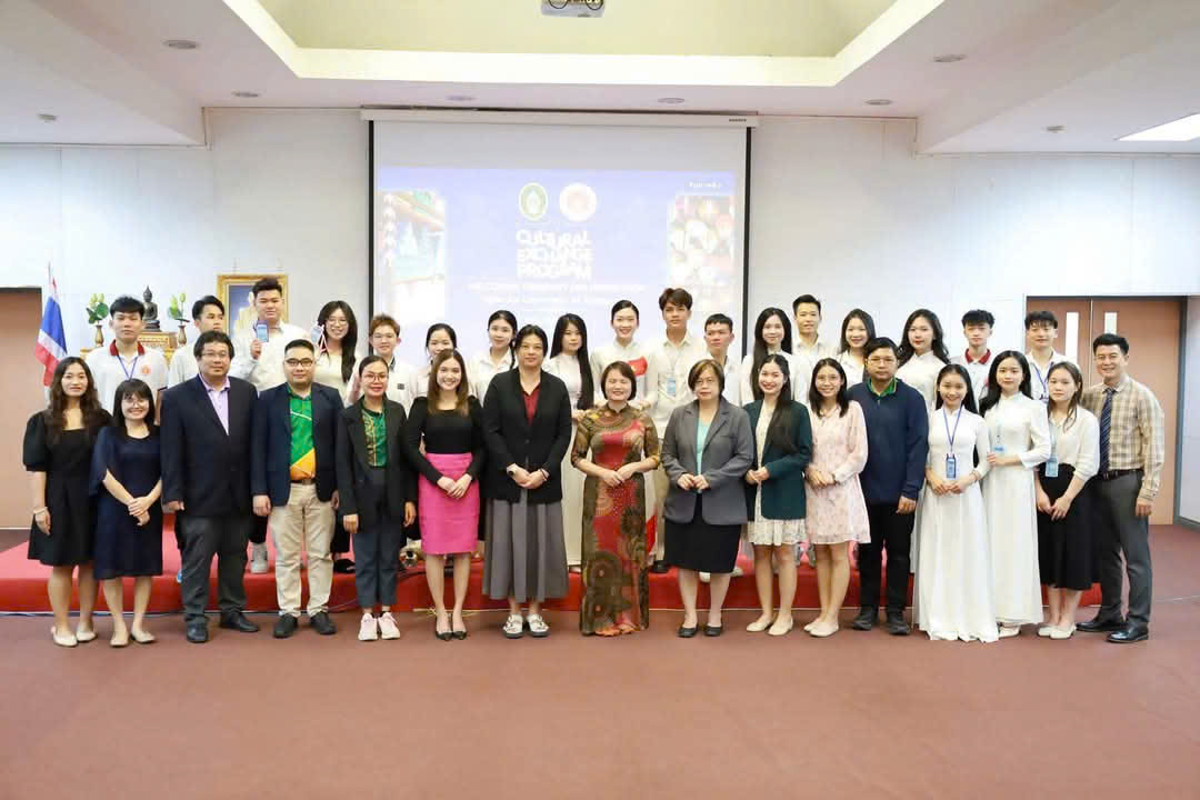 ĐỔI MỚI CHƯƠNG TRÌNH ĐÀO TẠO: NÂNG CAO CHẤT LƯỢNG – TĂNG CƯỜNG KHẢ NĂNG HỘI NHẬP