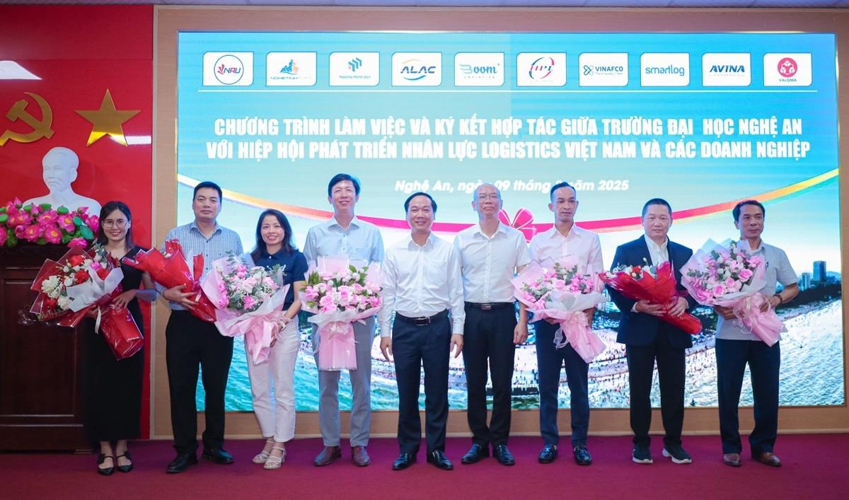 Trường Đại học Nghệ An tăng cường hợp tác với Hiệp hội Phát triển nhân lực Logisticss Việt Nam và doanh nghiệp ngành Logistics