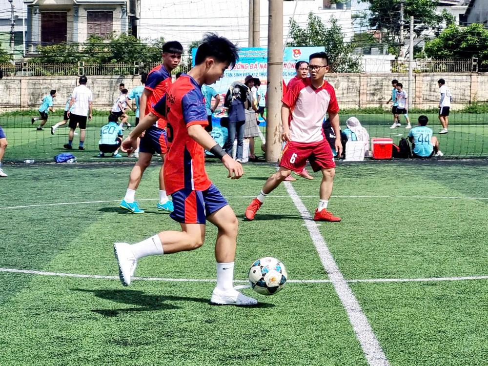 Khai mạc giải bóng đá nam mở rộng chào mừng Tân sinh viên K12 – Trường Đại học Nghệ An