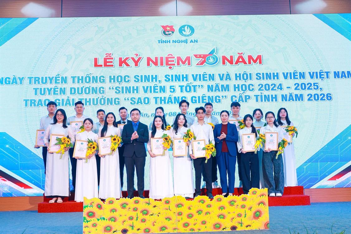 VINH DANH SINH VIÊN KHOA KẾ TOÁN – KIỂM  TOÁN ĐẠT DANH HIỆU SINH VIÊN 5 TỐT – SAO THÁNG GIÊNG CẤP TỈNH