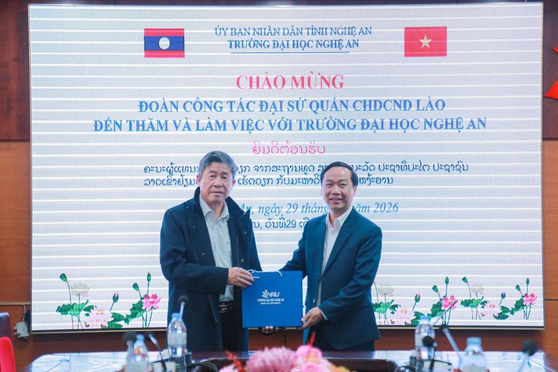Trường Đại học Nghệ An – Điểm đến giáo dục tin cậy trong hợp tác Việt Nam – Lào