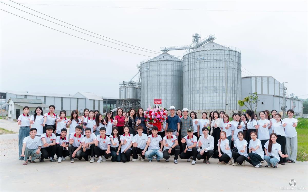 SINH VIÊN NGÀNH QUẢN TRỊ KINH DOANH VÀ NGÀNH MARKETING ĐI THAM QUAN THỰC TẾ TẠI DOANH NGHIỆP