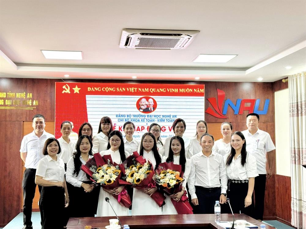 Lễ kết nạp Đảng cho sinh viên khoa Kế toán – Kiểm toán 2026