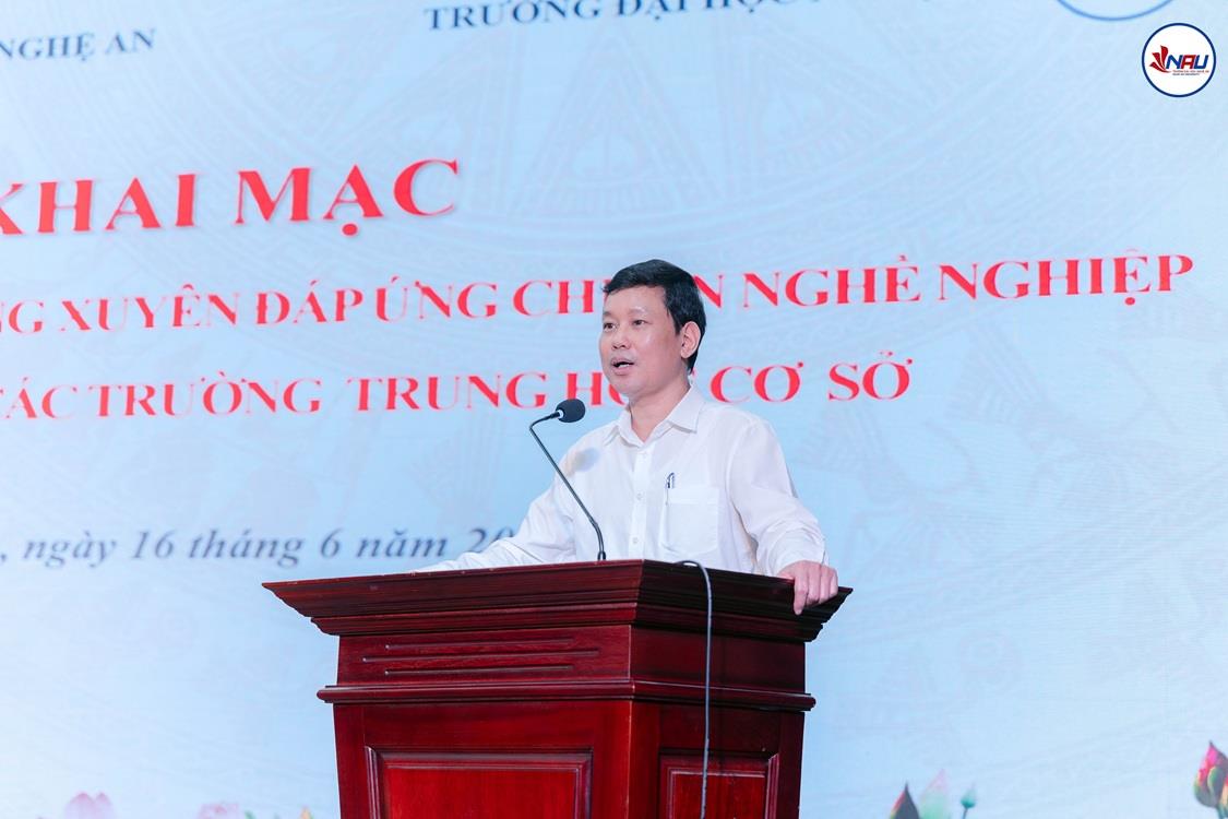 Giảng viên khoa Khoa học Cơ bản tham gia bồi dưỡng giáo viên THCS: góp phần nâng cao năng lực thực thi chính sách giáo dục trong giai đoạn mới
