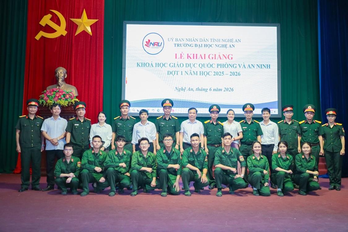 Khoa Khoa học Cơ bản đồng hành bồi đắp bản lĩnh và trách nhiệm công dân cho sinh viên qua học phần Giáo dục Quốc phòng và An ninh