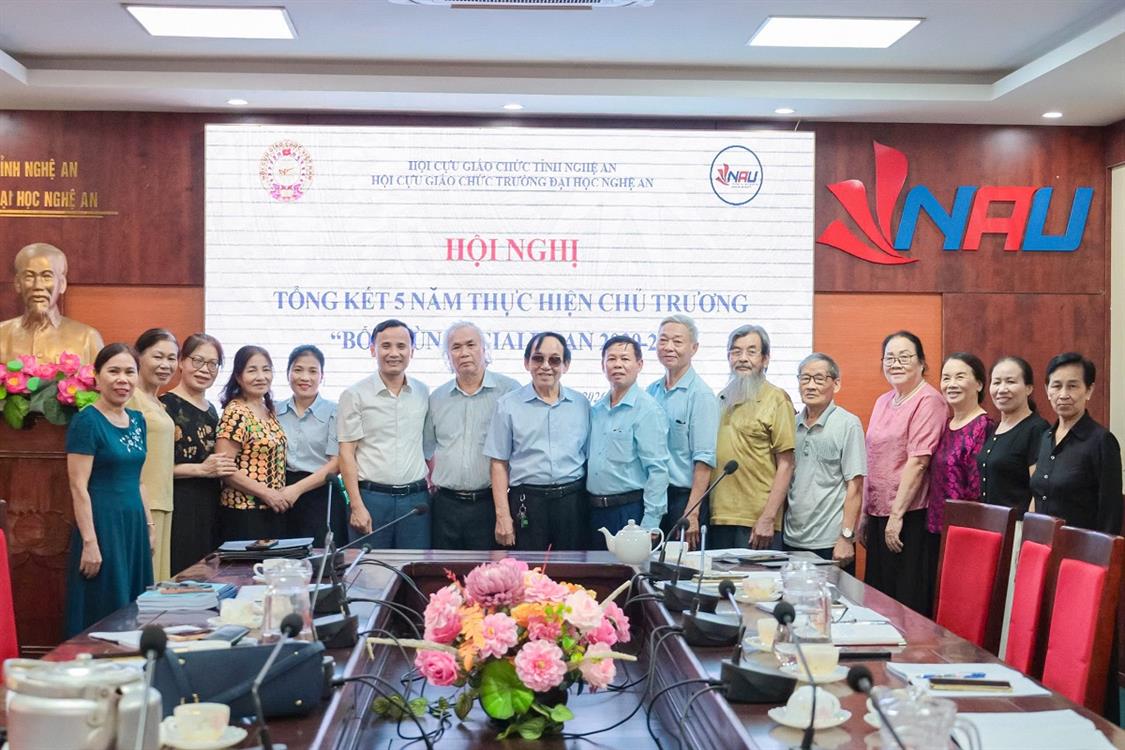 Trường Đại học Nghệ An: Hội cựu giáo chức tổng kết 5 năm thực hiện chủ trương “Bốn cùng” giai đoạn 2021-2026